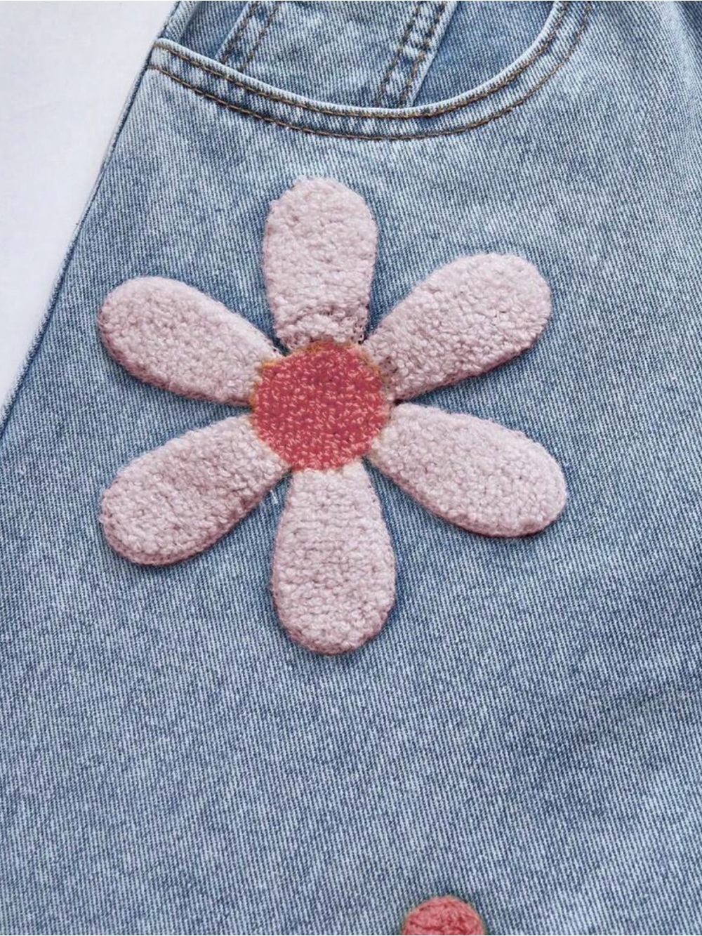 Girls Floral Patch Wide Leg Jeans Light Wash Denim Balloon Pants Size 5Y - Picture 2 of 4